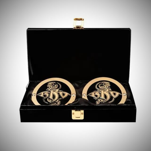 WWE championship title box set featuring Randy Orton side plates.